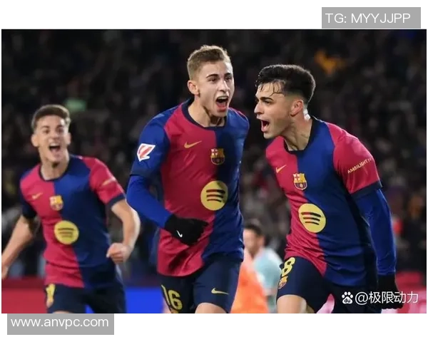 西甲激战：那不勒斯惊险逆转里昂全场沸腾精彩瞬间回顾