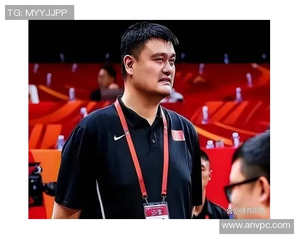 姚明与张伯伦的篮球传奇对决：跨越时代的巨人之争与辉煌成就