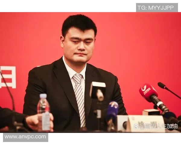 姚明在国际篮球舞台上的卓越贡献与历史地位的深远影响分析