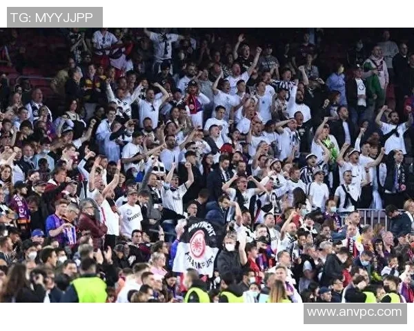 欧冠激战：多特蒙德逆转那不勒斯补时绝杀全场沸腾