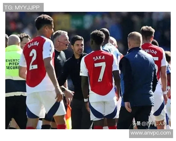 国王杯阿森纳与多特蒙德战平补时进球引发争议判罚全场沸腾