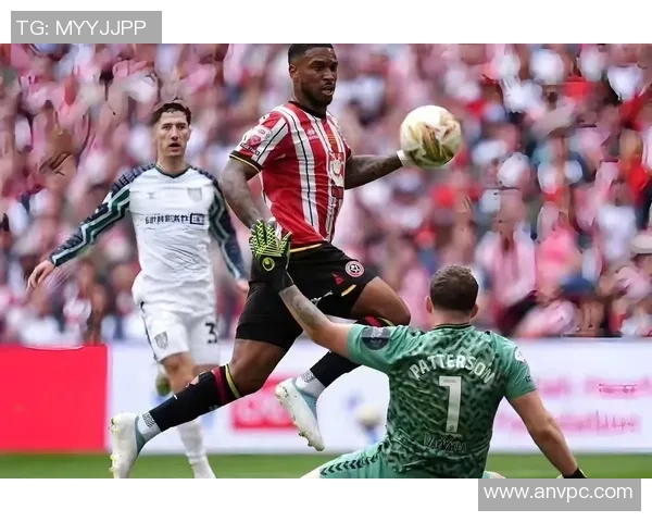 英超激战：曼联大胜皇马三球完胜补时进球引爆全场激情