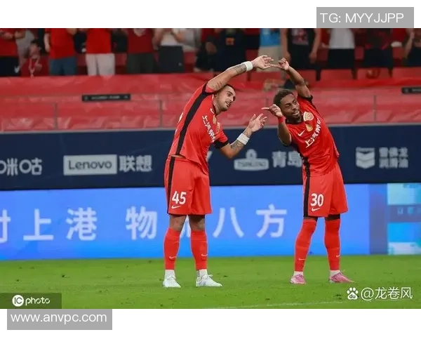 中超激战巴黎圣日耳曼大胜拜仁红牌事件引发全场热议 中超激战巴黎圣日耳曼大胜拜仁红牌事件引发全场热议