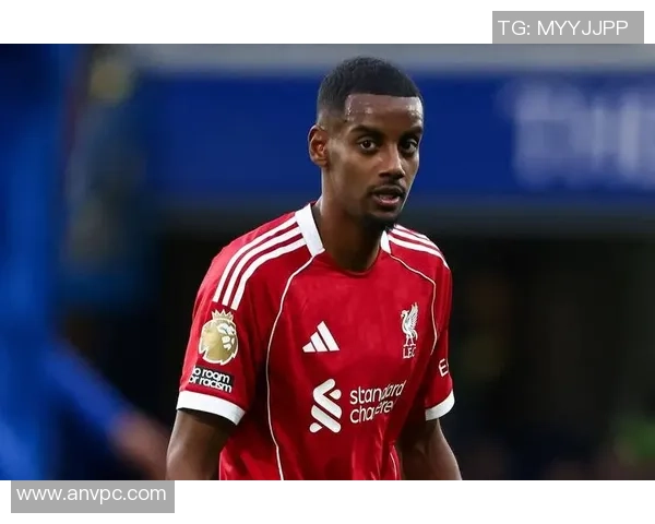 意甲赛场上演历史冷门利物浦3-0战胜皇马引发全场震动 意甲赛场上演历史冷门利物浦3-0战胜皇马引发全场震动