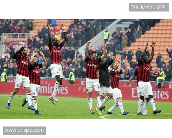 欧冠激战：那不勒斯点球大战险胜AC米兰引发争议与热议