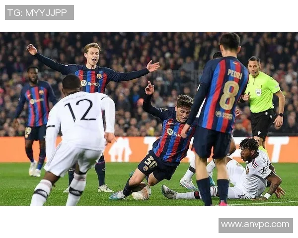 西甲激战:多特蒙德与热刺1比1平局引发争议判罚引发全场热议 西甲激战:多特蒙德与热刺1比1平局引发争议判罚引发全场热议